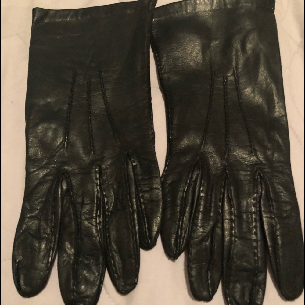 Leather gloves silk lining
